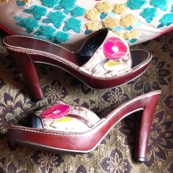 Vtg COACH POPPYS for PEACE Flowers MULES Leather Suede Applique Clogs Heels 8.5m - Picture 2 of 16